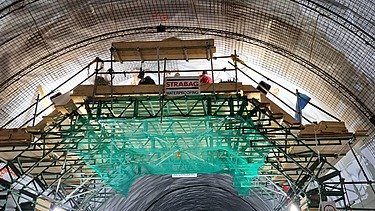 placemetn of scaffold for hydroinsulation and reinforcement works