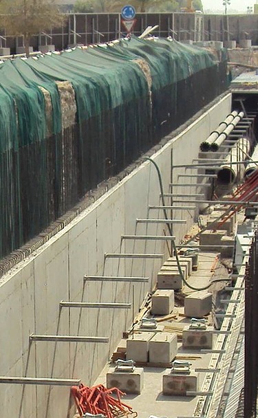 Planung und Bau des südlichen Versorgungstunnels und der zugehörigen Versorgungsleitungen