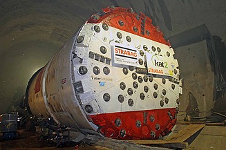 Große Tunnelbohrmaschine (TBM) für den maschinellen Tunnelbau und Untertagearbeiten.