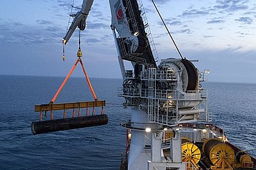 Im April 2014 erteilte Eni Saipem der Ed. ZÜBLIN AG (Niederlassung Singapur) einen Auftrag für die Mikrotunnel-Landverbindung