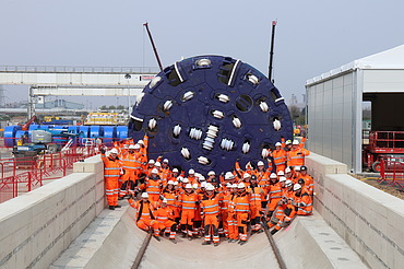 weltweit längsten Fördertunnels für ein permanentes Mineralien-Transportsystem