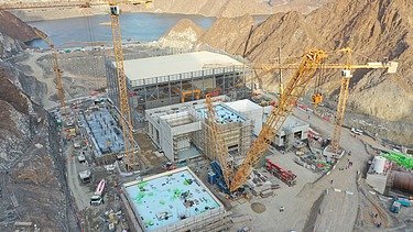 Bau eines Pumpspeicherkraftwerks in der Nähe der Gemeinde Hatta im Hajar-Gebirge,